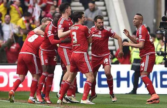 每体：曼联有意巴萨中场费尔明，准备报价超7000万欧（每体：曼联瞄准巴萨中场费尔明，或开出超7000万欧元报价）