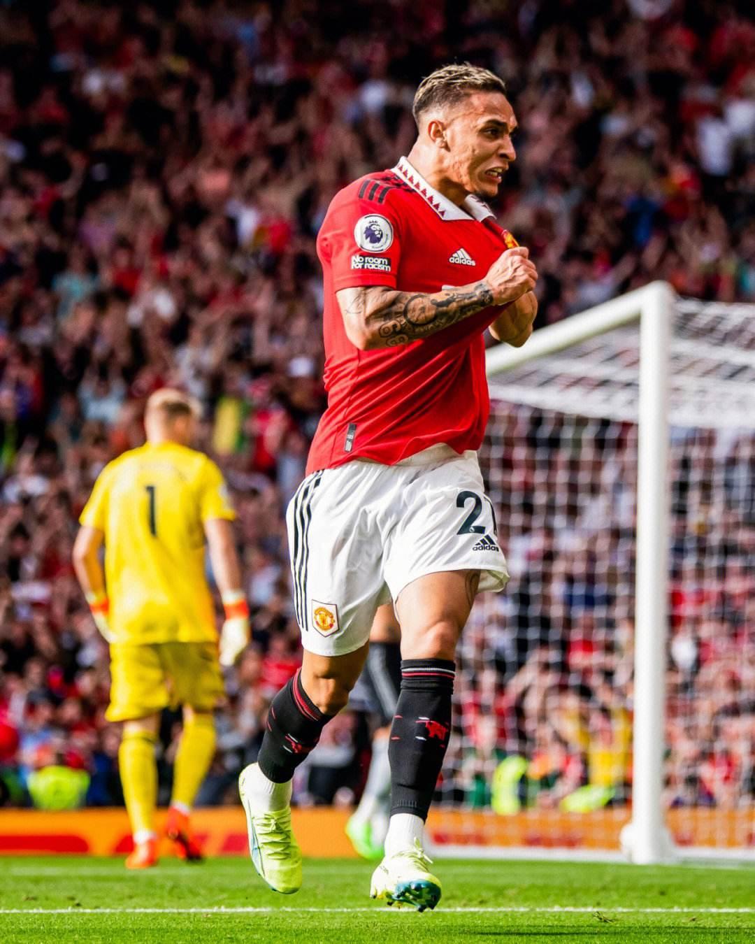 太阳报：英格兰球迷对世界杯票价不满，指责这是资本敛财行为（太阳报：英格兰球迷抨击世界杯高票价，称资本圈钱）