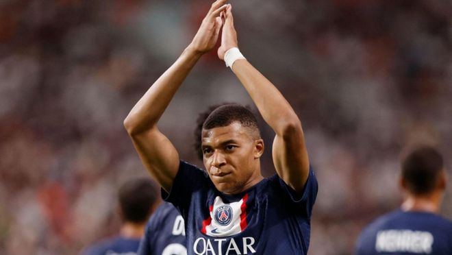 德甲半场：霍恩顿吉破门，格雷罗扳平，拜仁慕尼黑1-1圣保利（德甲半场战报：霍恩顿吉先开纪录，格雷罗扳平，拜仁慕尼黑与圣保利1-1战平）