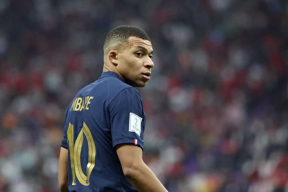 首秀惊艳！江苏外援爱德华兹&亨特合砍51分（江苏双外援首战发威：爱德华兹与亨特合砍51分）