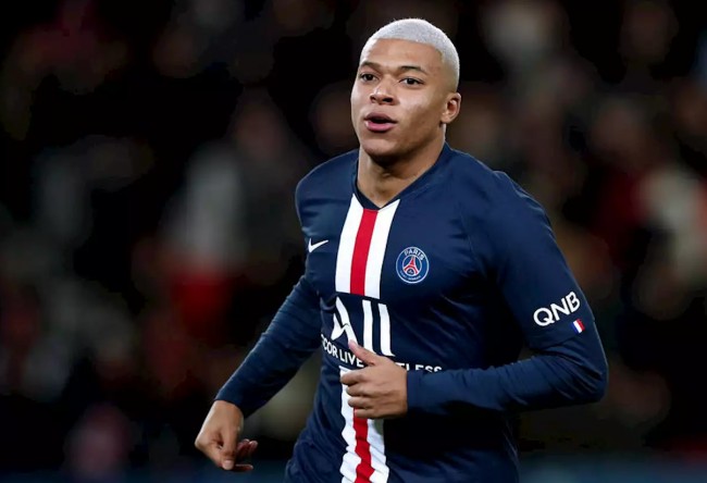 佩莱格里尼：塞维利亚落后时球迷往球场投掷杂物，这样不对（佩莱格里尼批评塞维利亚球迷落后时向场内投掷杂物：不可取）