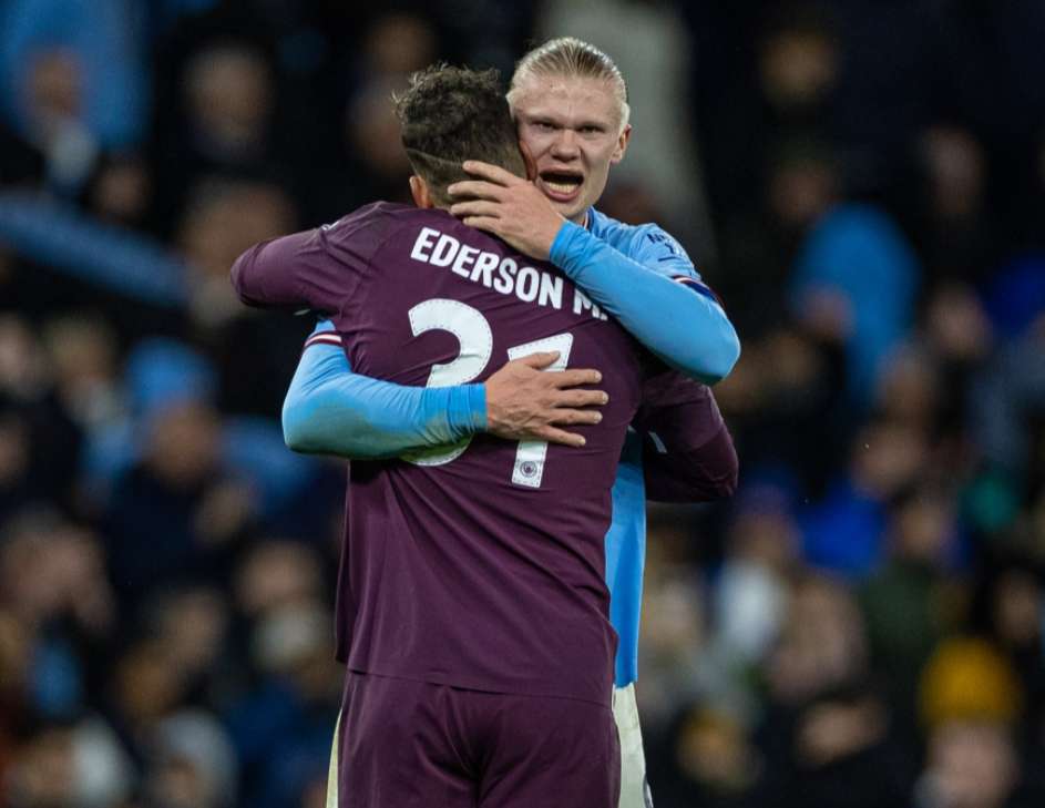 拜仁连续18场联赛每场都至少进两球，距德甲纪录只差两场（拜仁联赛已连18场至少攻入两球，距德甲纪录仅差两场）