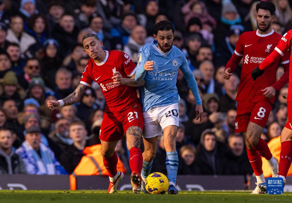 实现中超三连冠、队史第4冠，海港官方社媒发文庆祝（海港加冕中超三连冠、达成队史第四冠，官方社媒发文庆祝）